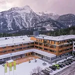 Zugspitz 4*