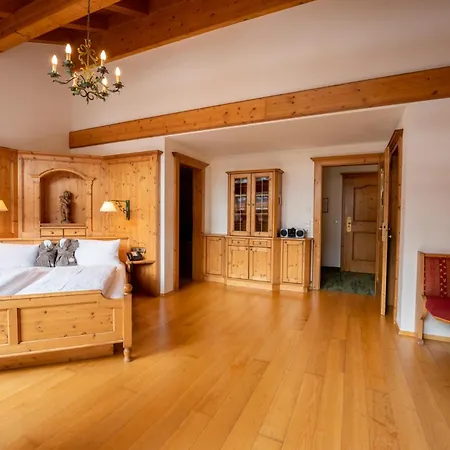 Szálloda Zugspitz 4*