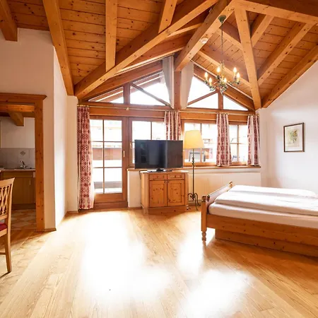 Zugspitz Szálloda 4*