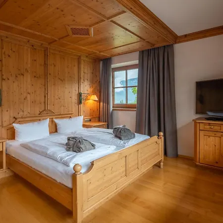 Zugspitz 4*